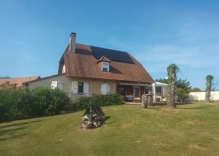 Installation photovoltaïque 5,1 kWc à Navailles-Angos (64450) réalisée par Adekwatts Pyrénées-Atlantiques