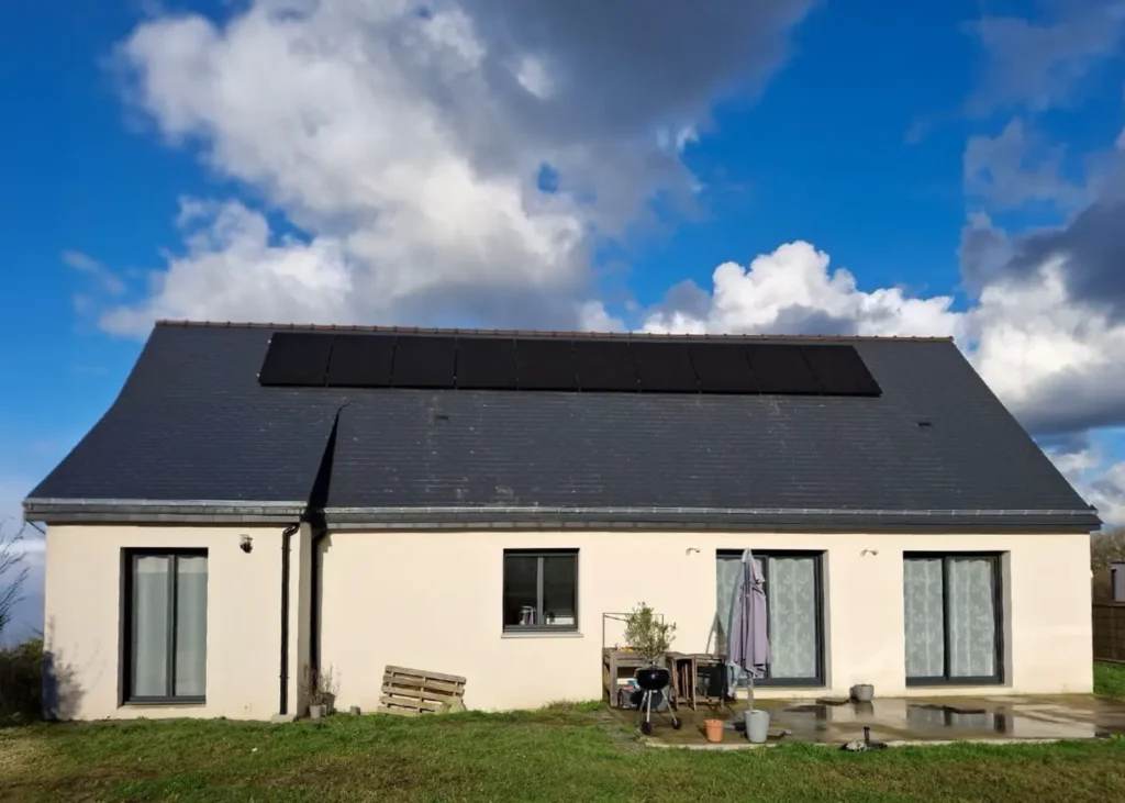 Panneaux photovoltaïques 4,25 kWc installés dans le secteur de Plancoët (22130) par Adekwatts Ille-et-Vilaine