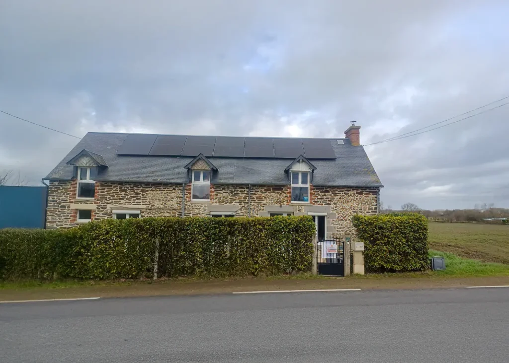 Installation solaire résidentielle 5,95 kWc à Pontorson (50170) par Adekwatts Ille-et-Vilaine