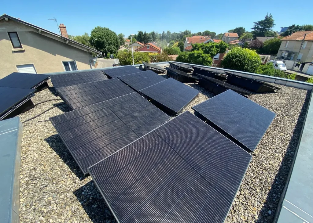 Installation de panneaux photovoltaïques 7,65 kWc à Valence (26000) réalisée par Adekwatts Rhône