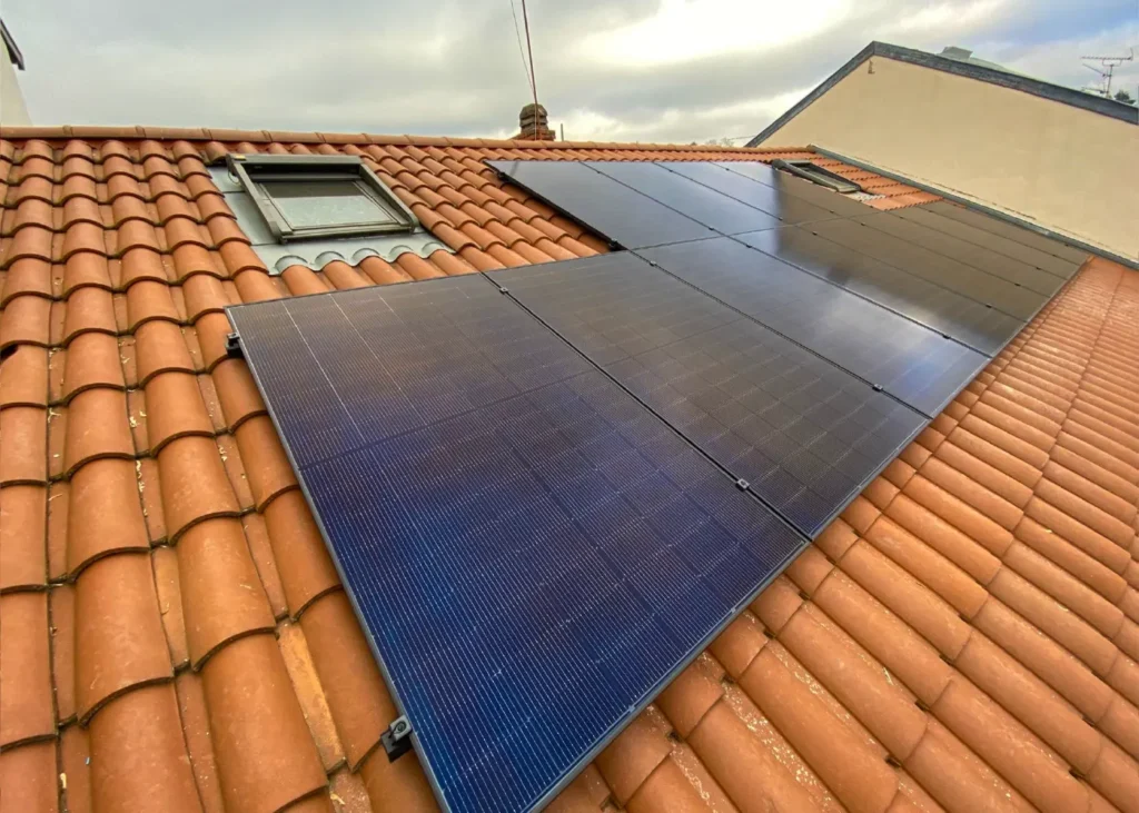 Installation solaire 6 kWc à Oullins (69600) réalisée par Adekwatts Rhône