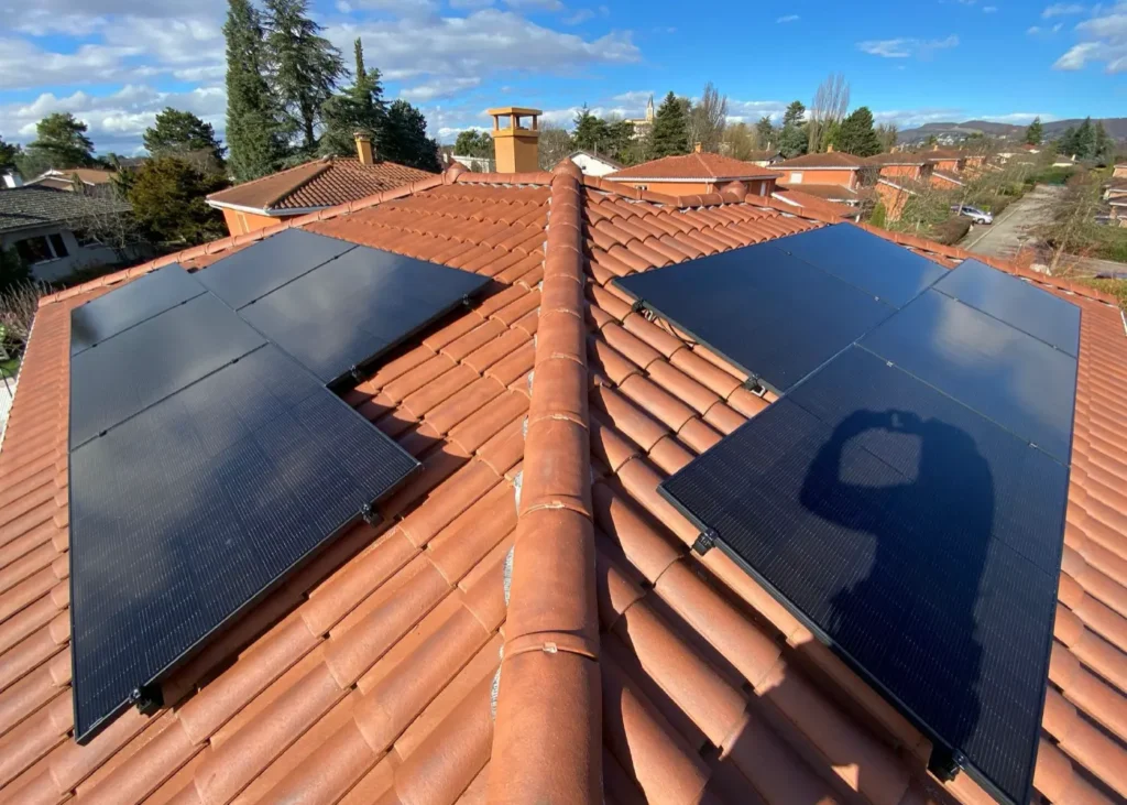 Panneaux solaires 5 kWc installés à Dardilly (69570) par Adekwatts Rhône